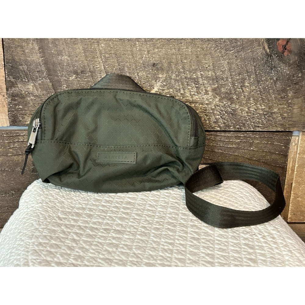 Athleta Crossbody All about Belt Bag The Power Of She Waist Pack Green Nylon Zip